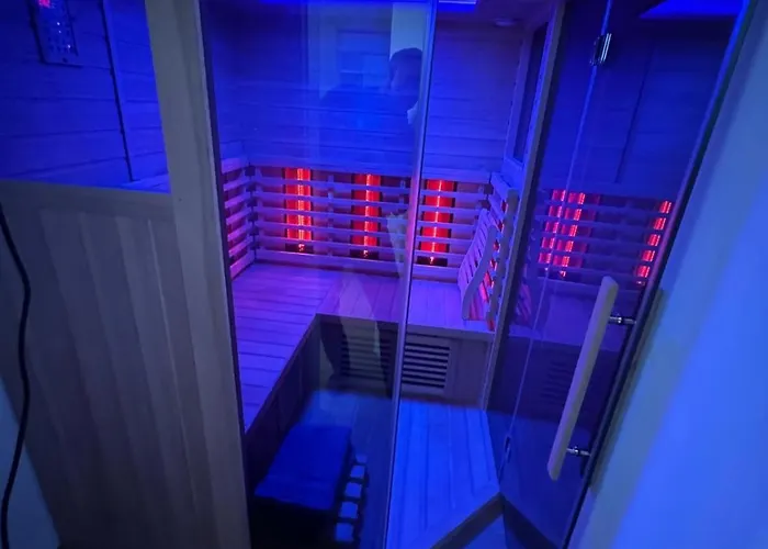 Elena * هينترستودر